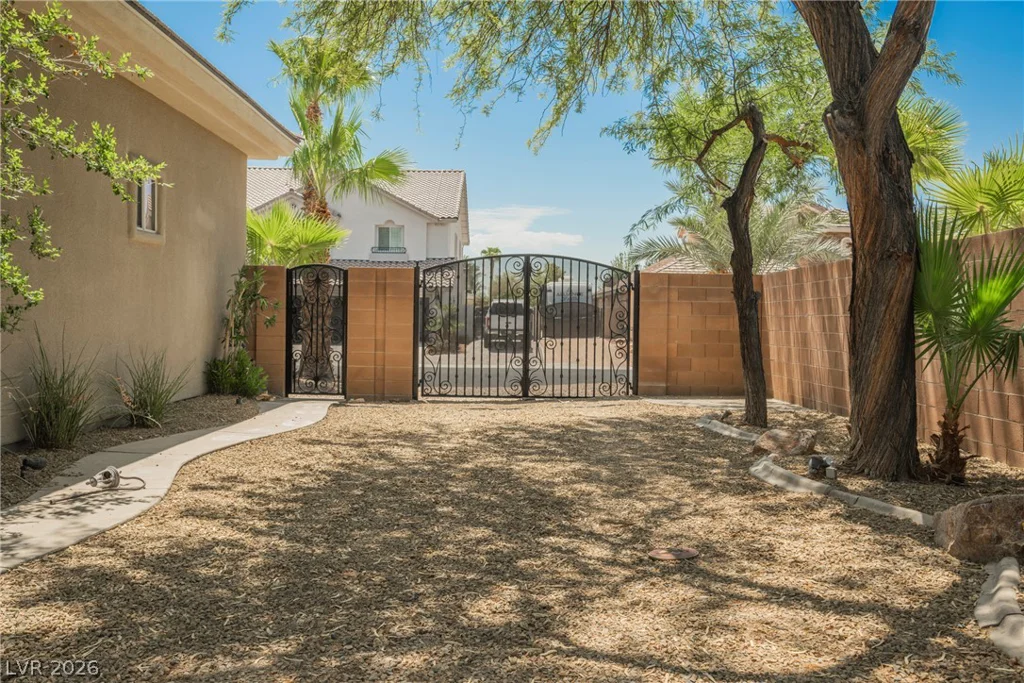 6008 Chessington, Las Vegas, NV 89131