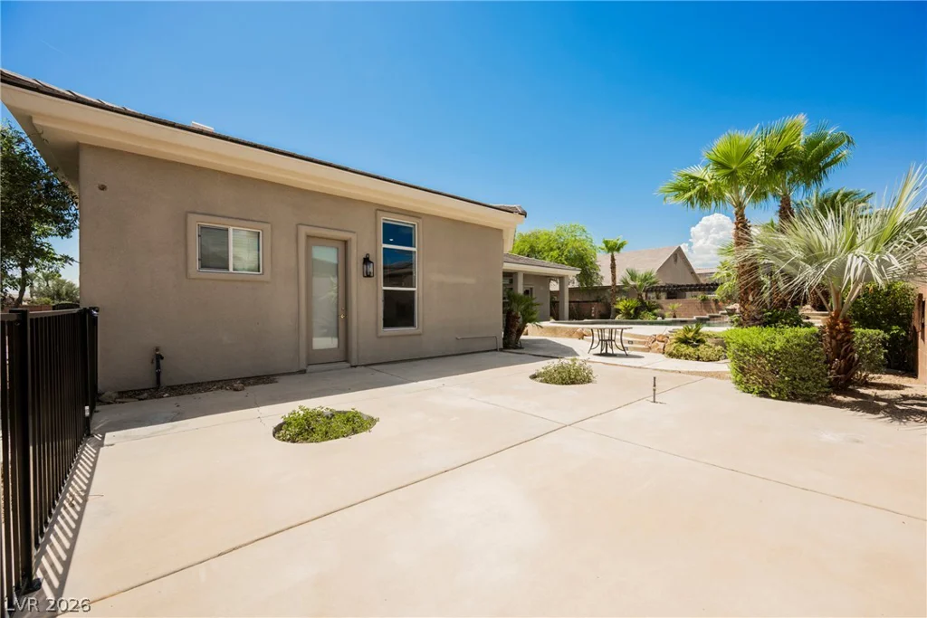 6008 Chessington, Las Vegas, NV 89131