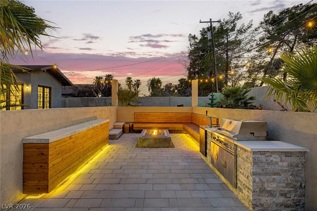 1572 Santa Anita, Las Vegas, NV 89119