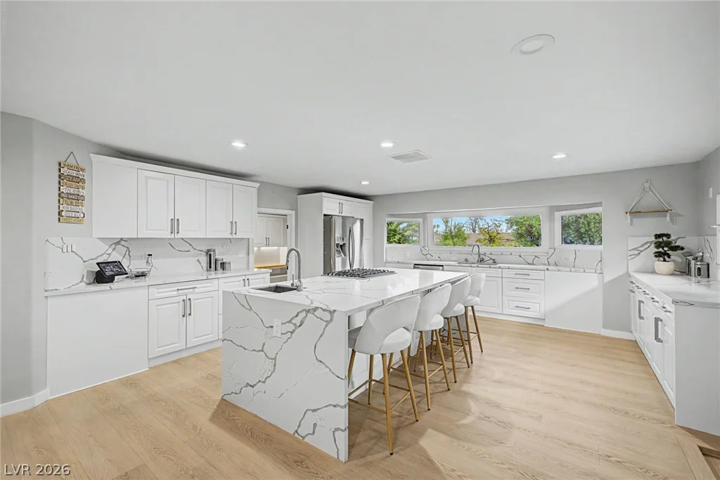 1572 Santa Anita, Las Vegas, NV 89119