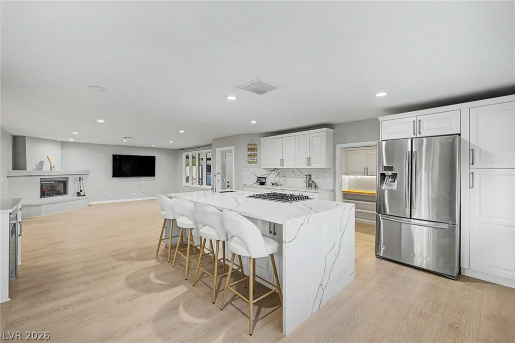 1572 Santa Anita, Las Vegas, NV 89119