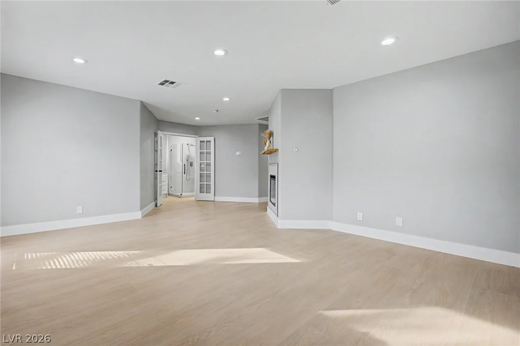 1572 Santa Anita, Las Vegas, NV 89119