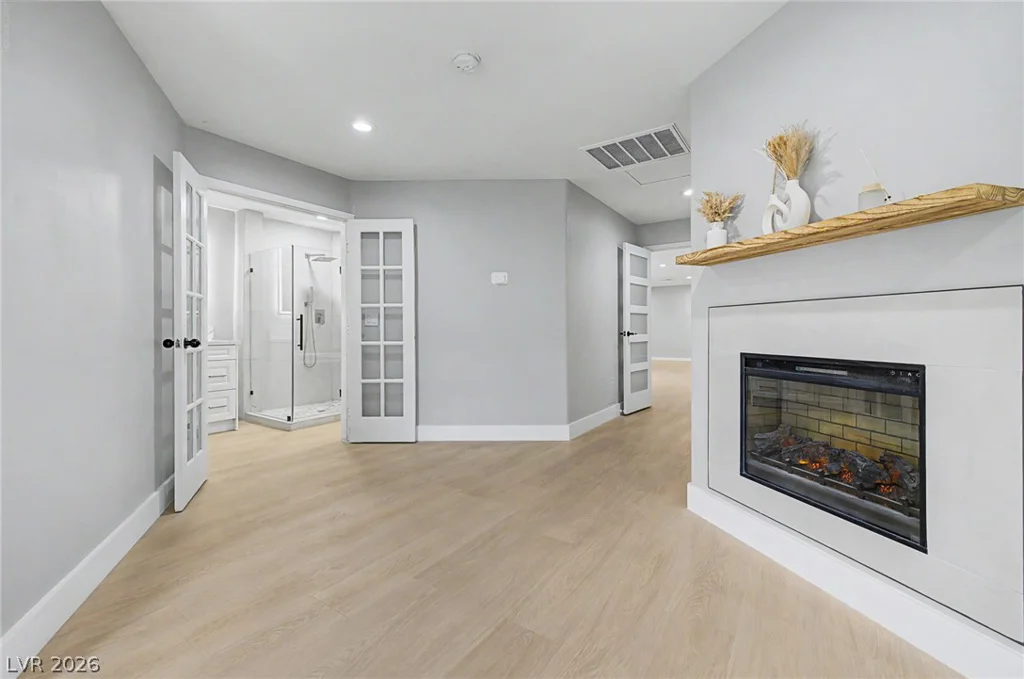 1572 Santa Anita, Las Vegas, NV 89119