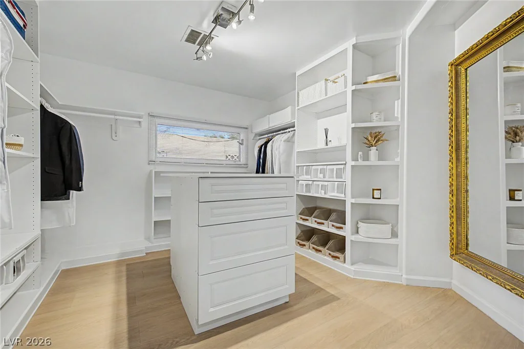 1572 Santa Anita, Las Vegas, NV 89119