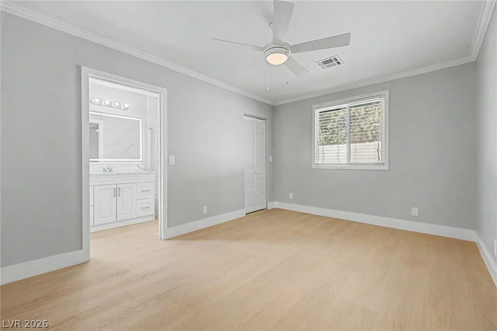 1572 Santa Anita, Las Vegas, NV 89119
