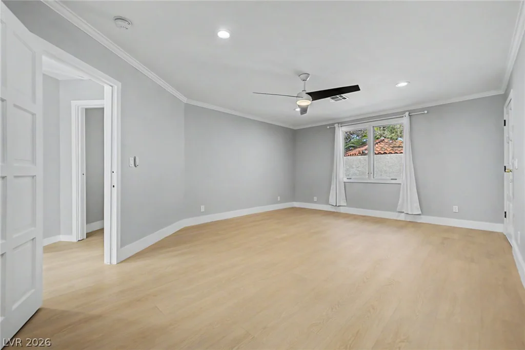 1572 Santa Anita, Las Vegas, NV 89119