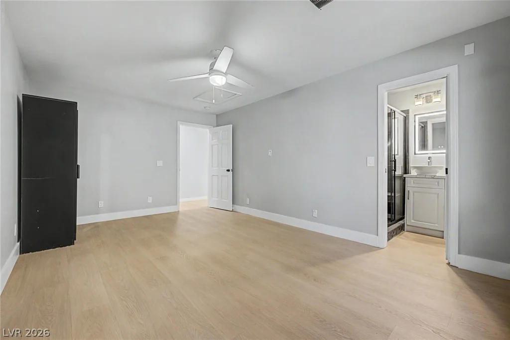 1572 Santa Anita, Las Vegas, NV 89119