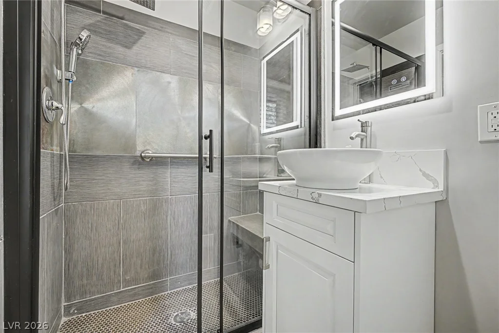 1572 Santa Anita, Las Vegas, NV 89119