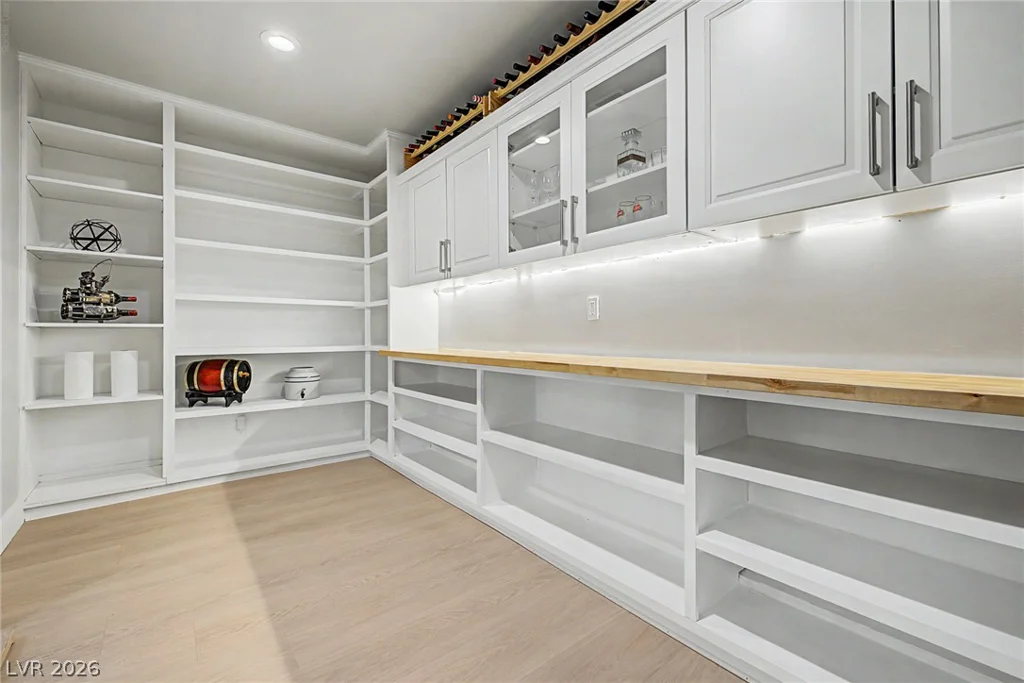 1572 Santa Anita, Las Vegas, NV 89119