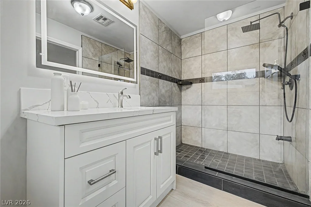 1572 Santa Anita, Las Vegas, NV 89119