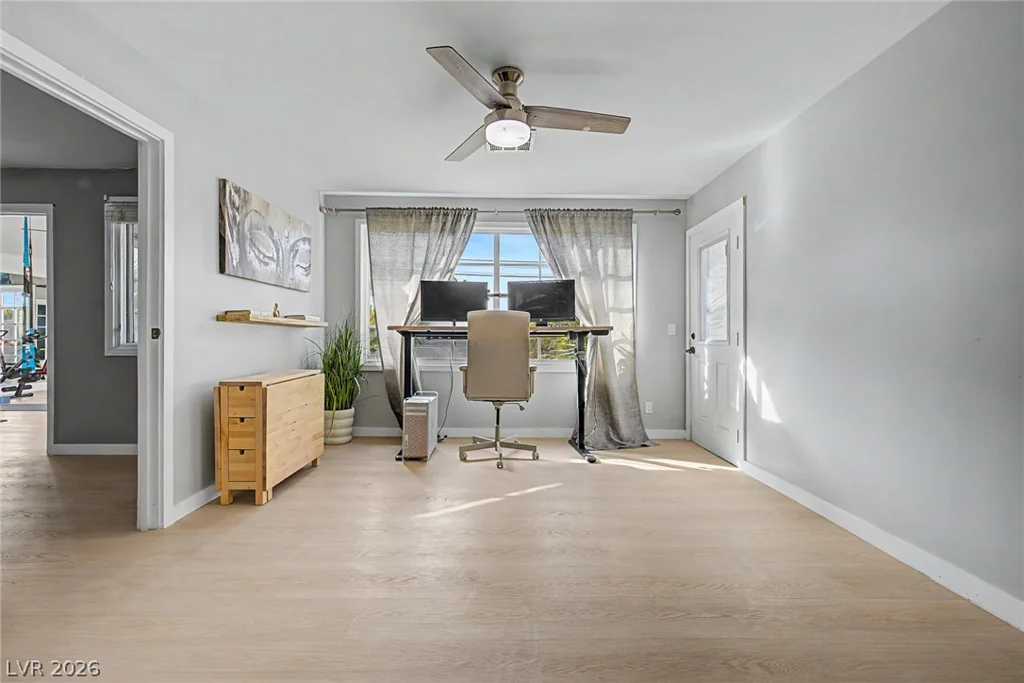 1572 Santa Anita, Las Vegas, NV 89119