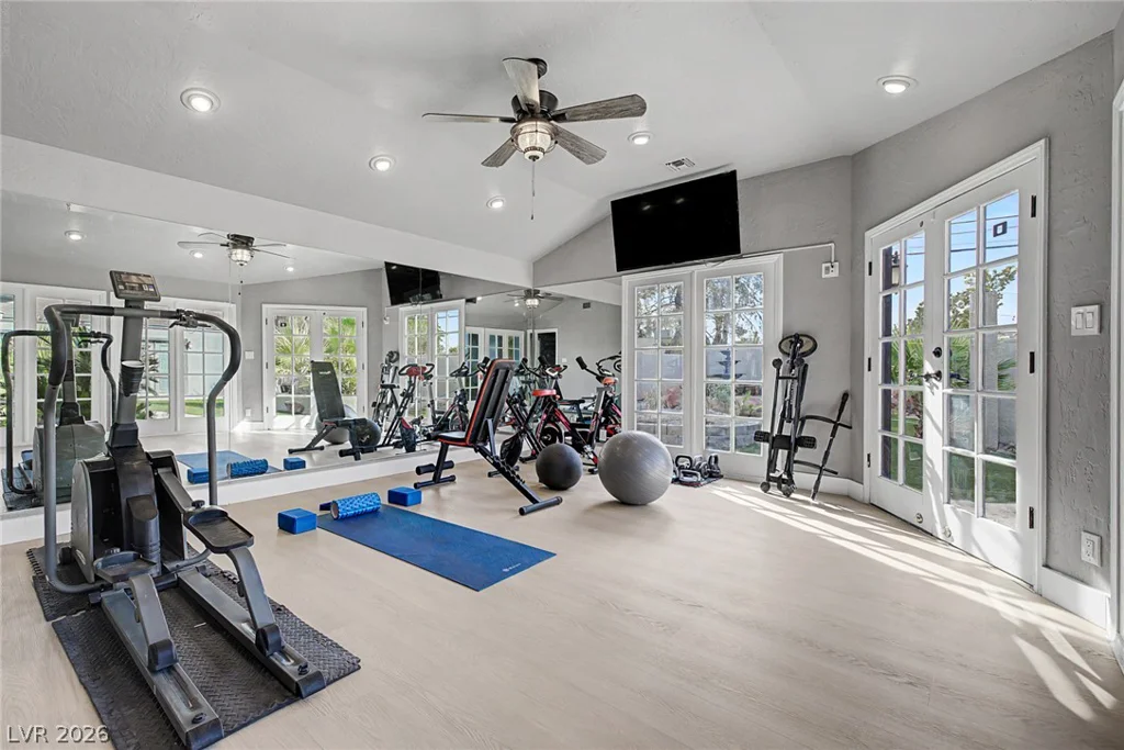 1572 Santa Anita, Las Vegas, NV 89119