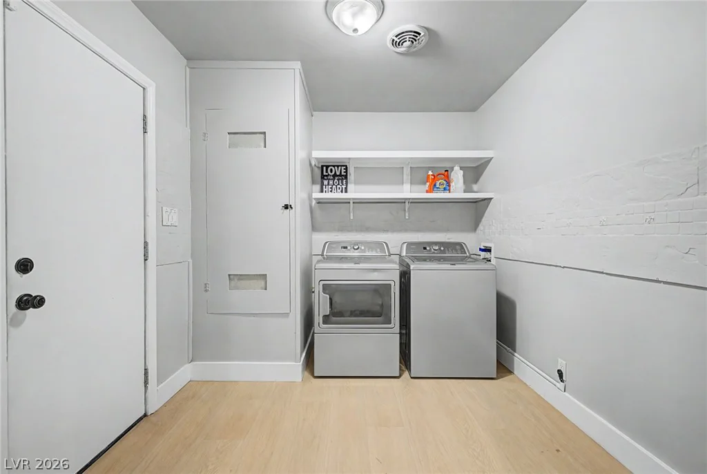 1572 Santa Anita, Las Vegas, NV 89119