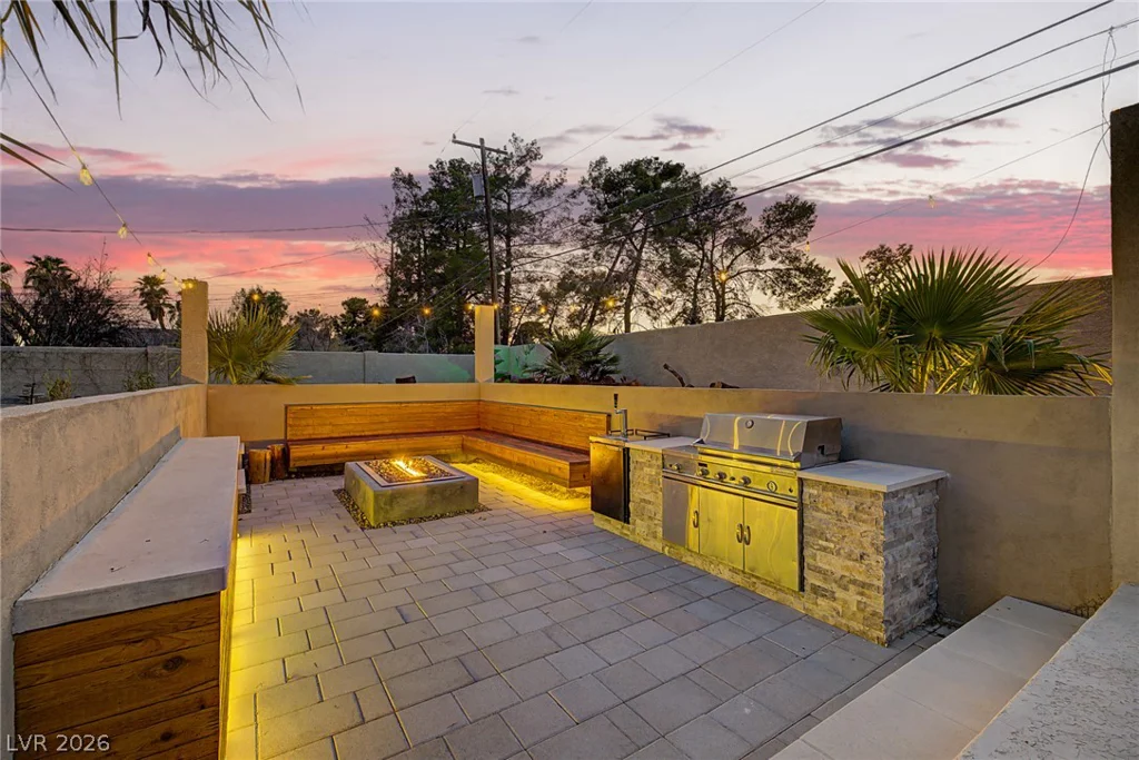 1572 Santa Anita, Las Vegas, NV 89119
