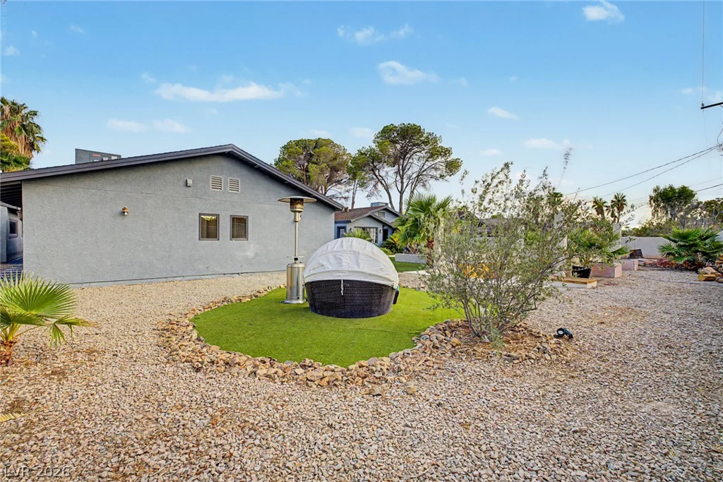 1572 Santa Anita, Las Vegas, NV 89119