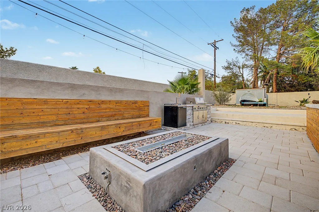 1572 Santa Anita, Las Vegas, NV 89119