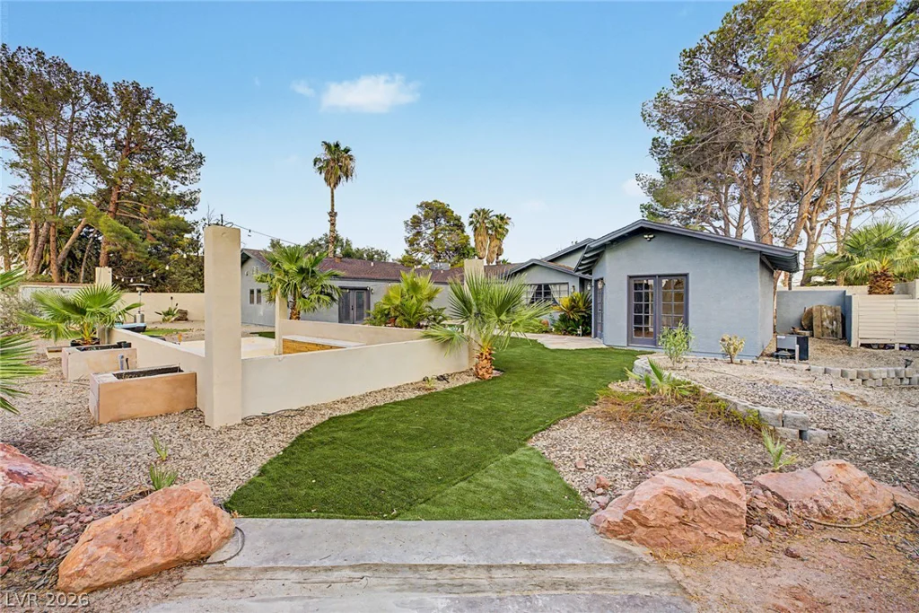 1572 Santa Anita, Las Vegas, NV 89119