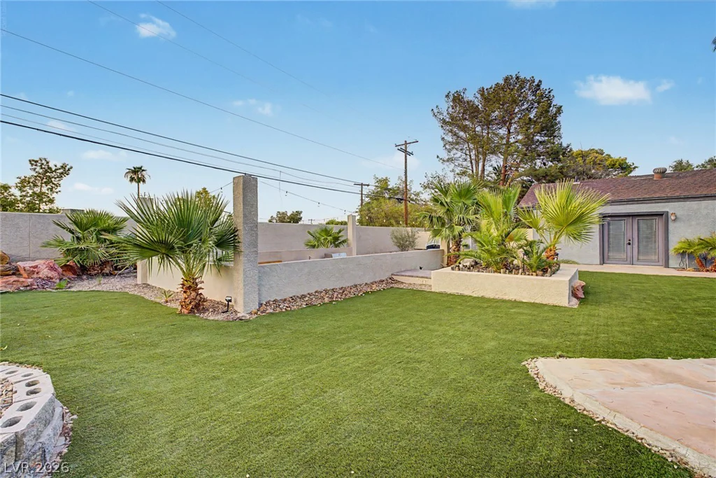 1572 Santa Anita, Las Vegas, NV 89119