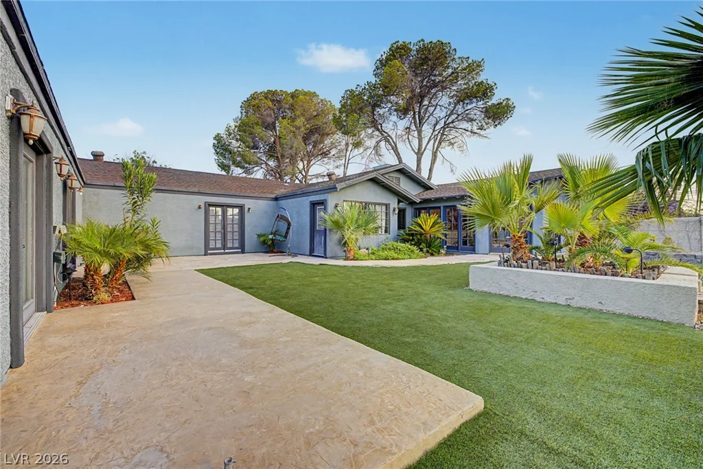 1572 Santa Anita, Las Vegas, NV 89119