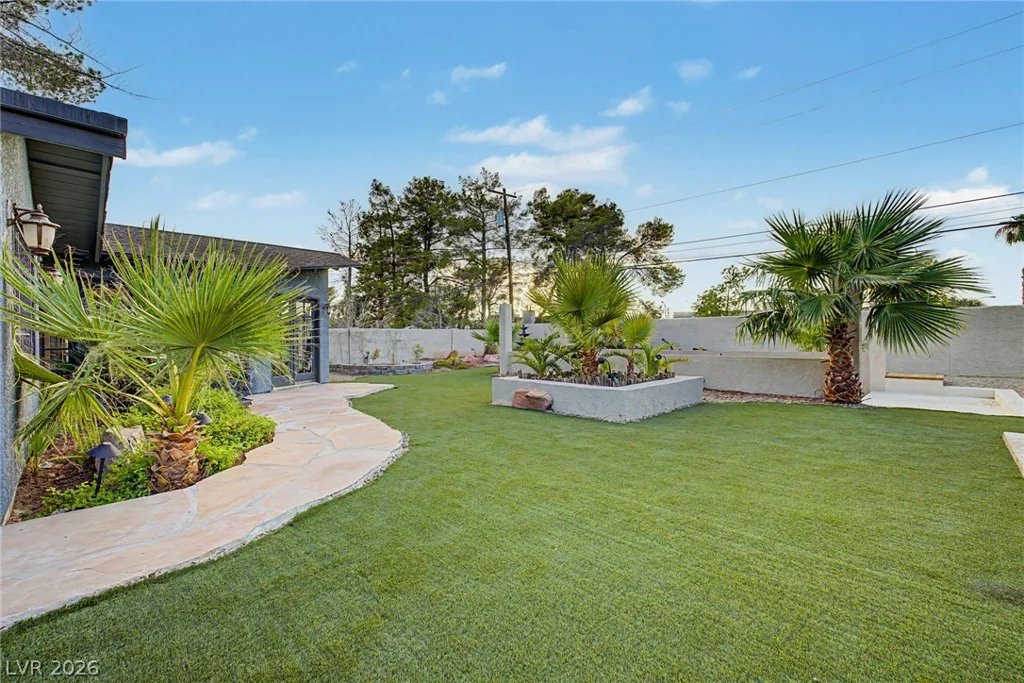 1572 Santa Anita, Las Vegas, NV 89119