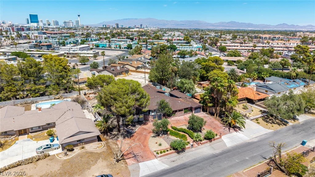 1572 Santa Anita, Las Vegas, NV 89119