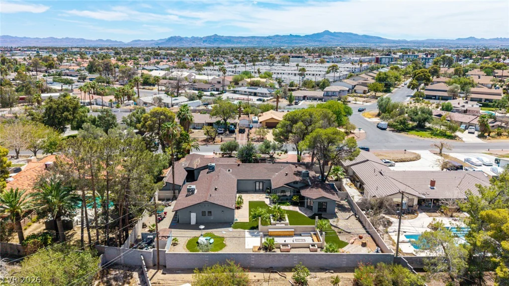 1572 Santa Anita, Las Vegas, NV 89119