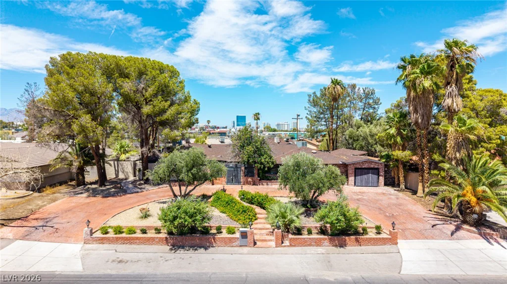 1572 Santa Anita, Las Vegas, NV 89119