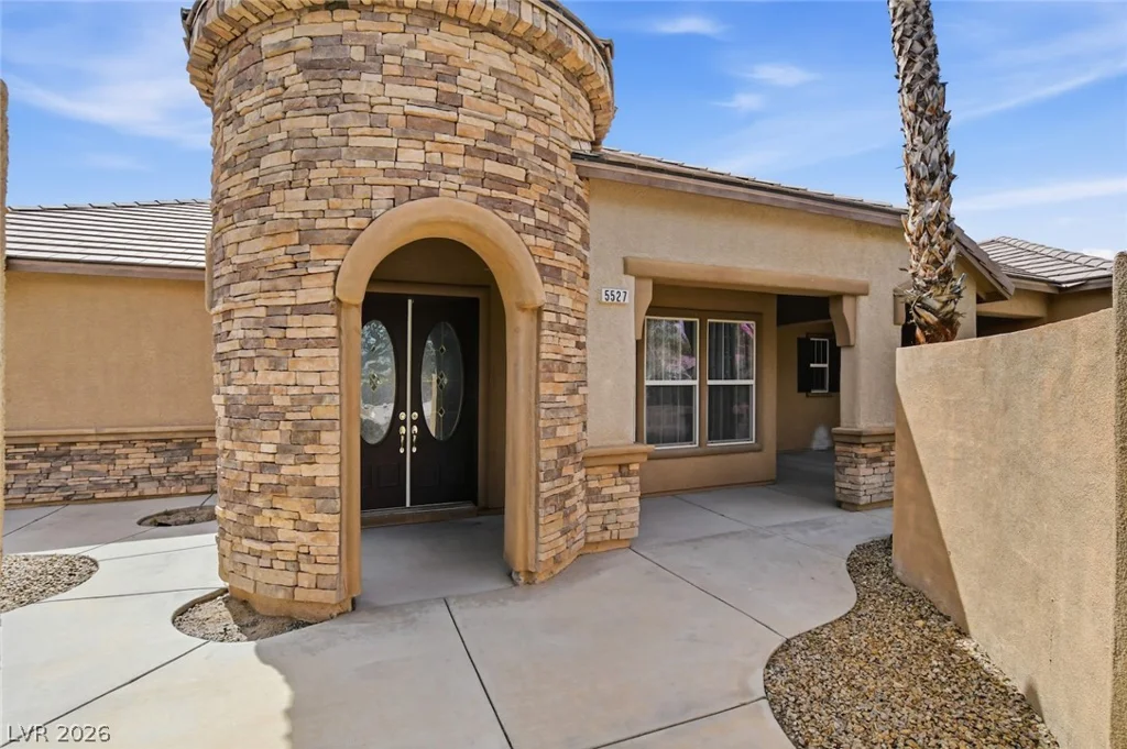 5527 Breecher, Las Vegas, NV 89131
