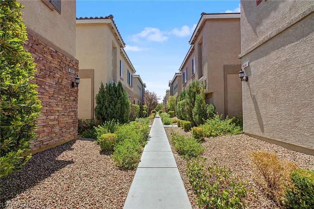 9589 Greensburg, Las Vegas, NV 89178