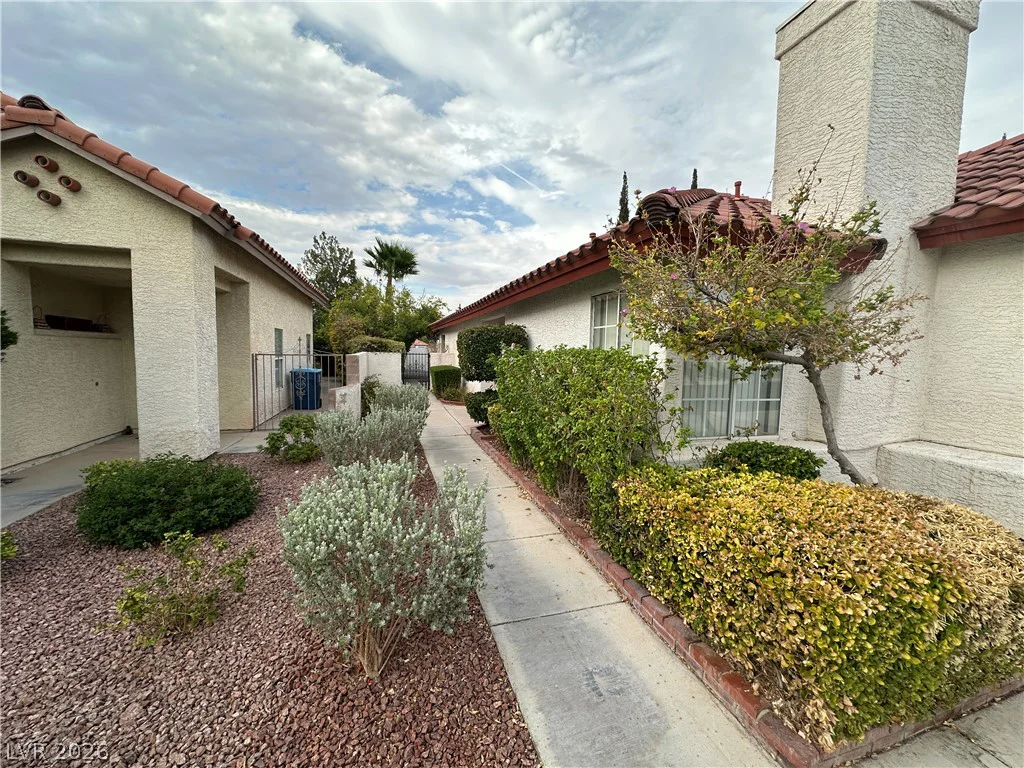 9517 Echo Glen, Las Vegas, NV 89117
