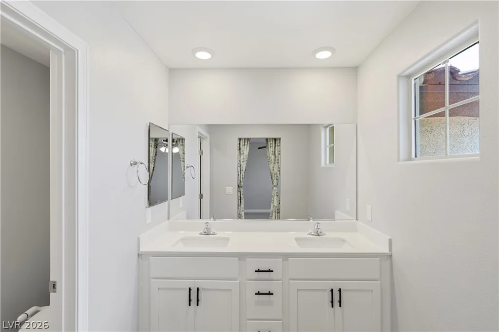 817 Watford, Henderson, NV 89011