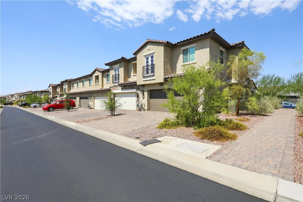 817 Watford, Henderson, NV 89011