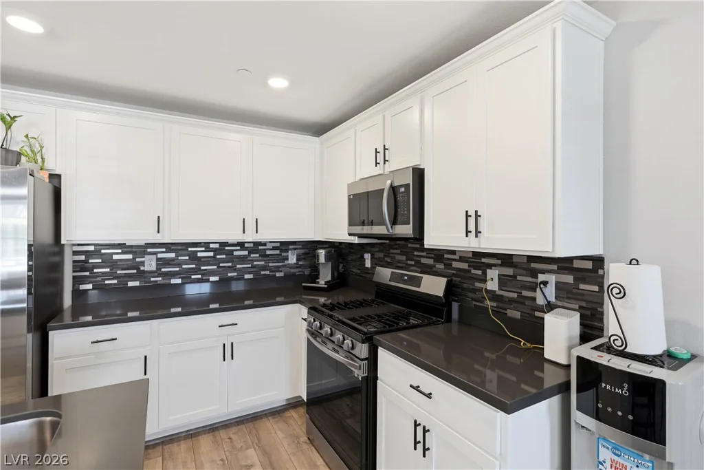 817 Watford, Henderson, NV 89011