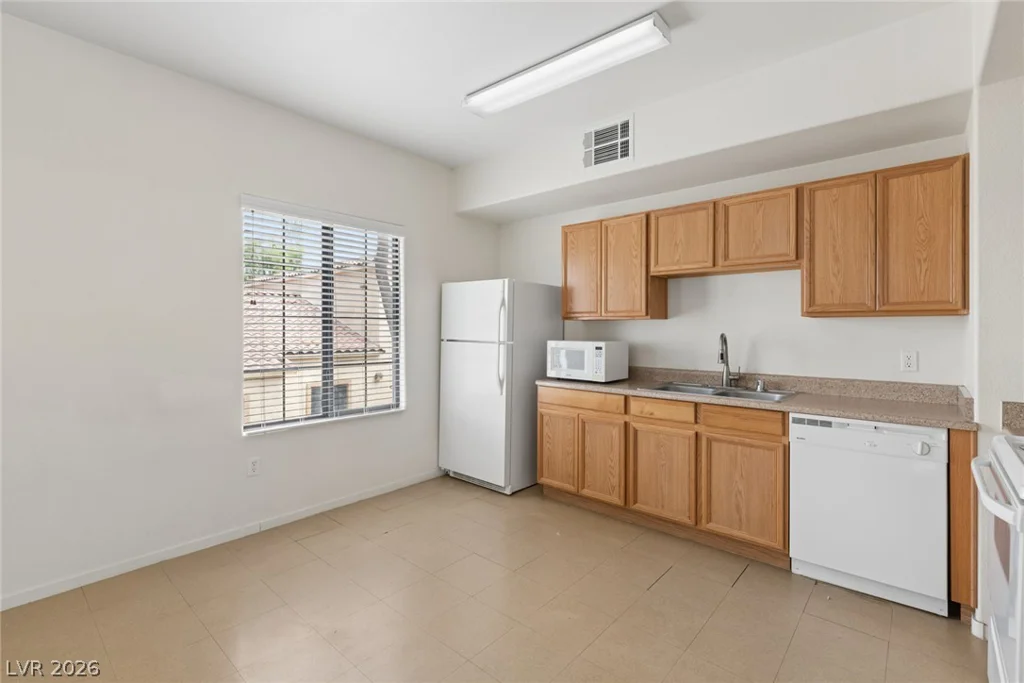 2171 Hussium Hills, Las Vegas, NV 89108