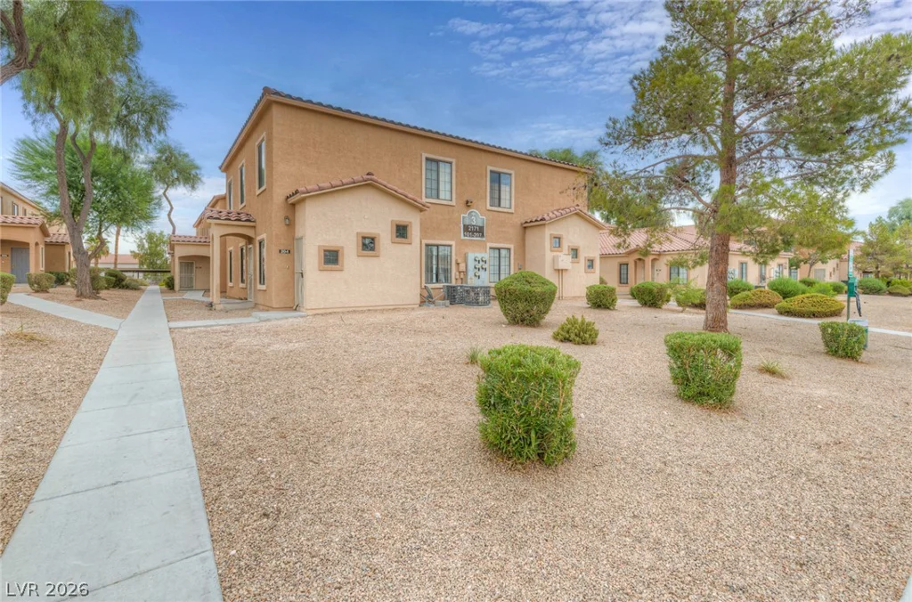2171 Hussium Hills, Las Vegas, NV 89108