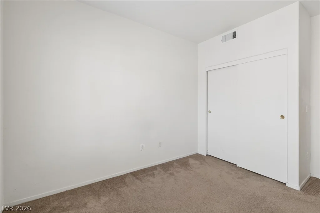 2171 Hussium Hills, Las Vegas, NV 89108