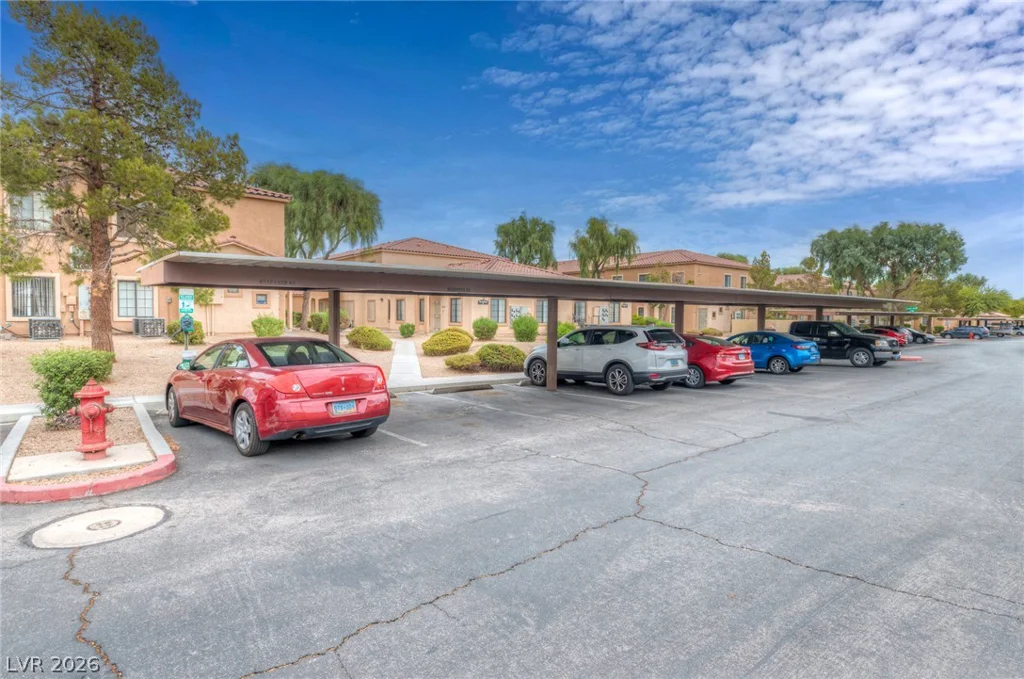 2171 Hussium Hills, Las Vegas, NV 89108