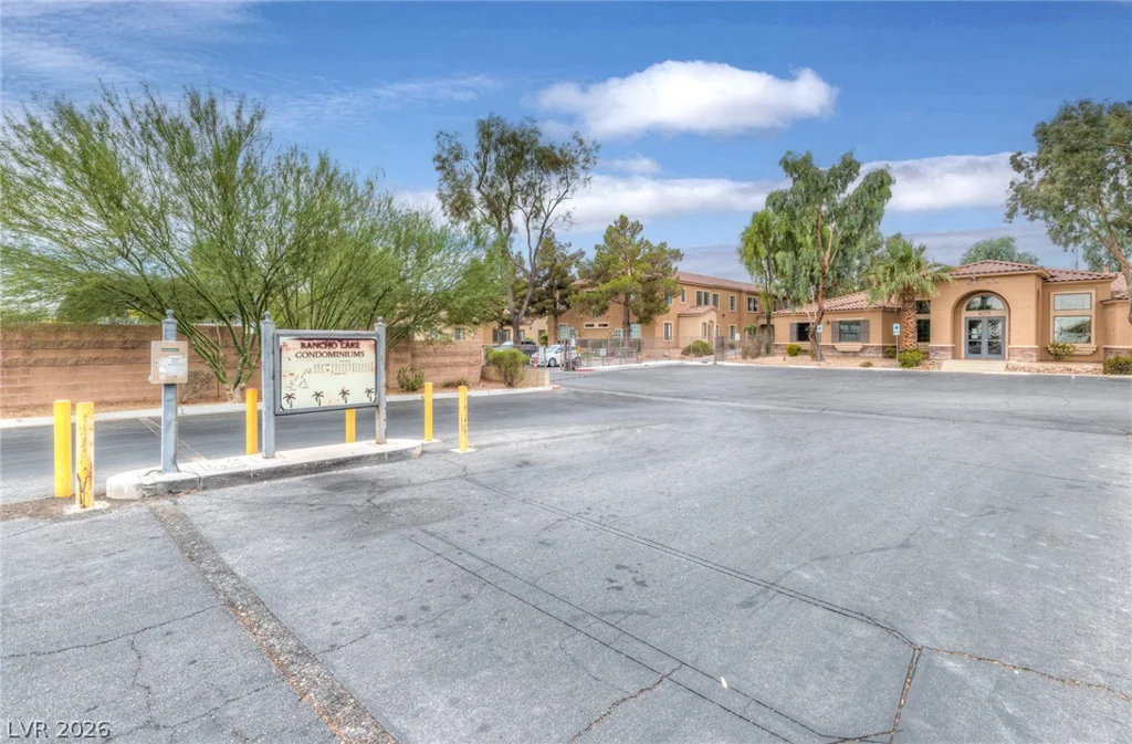 2171 Hussium Hills, Las Vegas, NV 89108