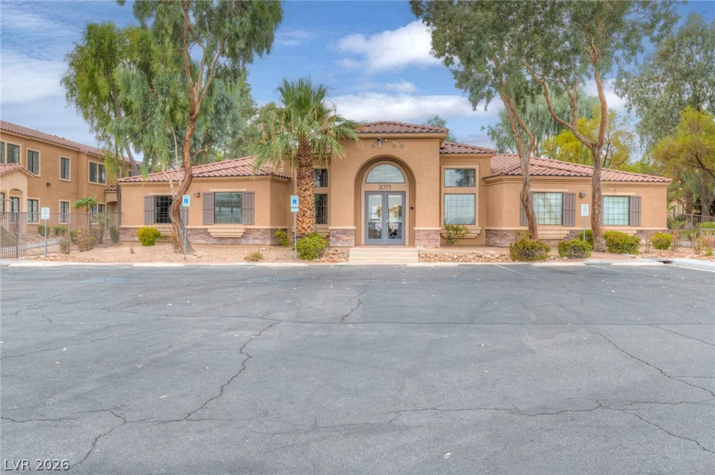 2171 Hussium Hills, Las Vegas, NV 89108