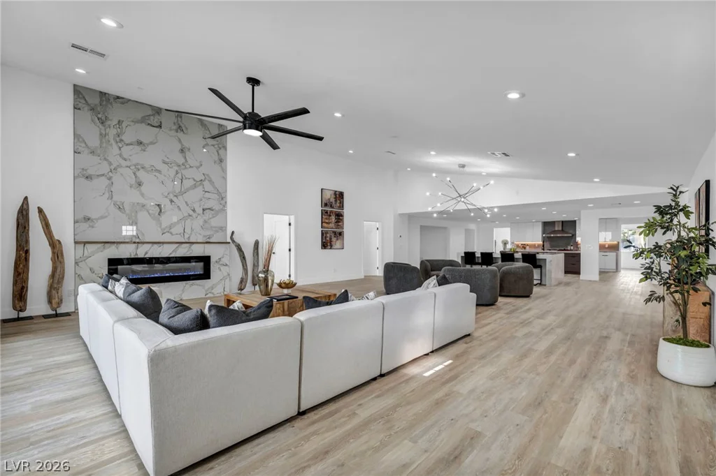 3630 Tobias, Las Vegas, NV 89120
