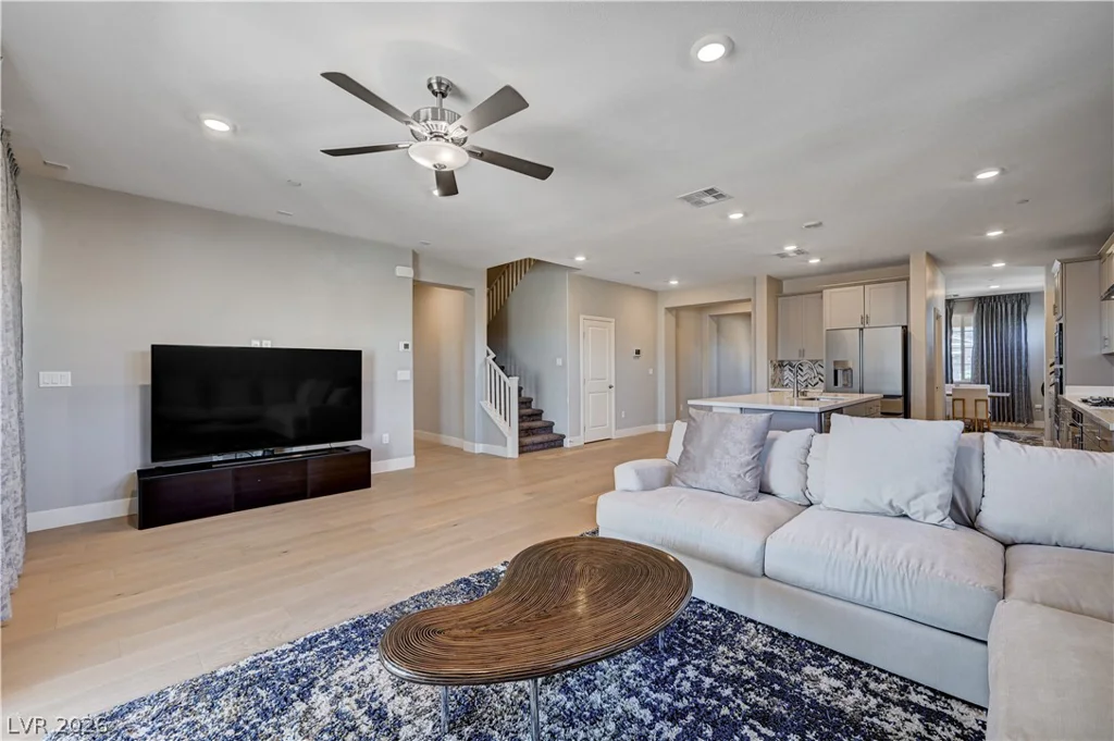 7572 Mount Spokane, Las Vegas, NV 89113