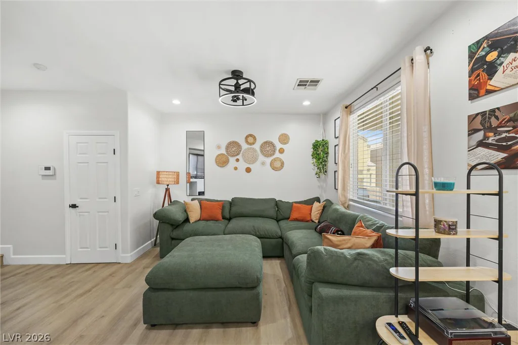 7484 Butterton, Las Vegas, NV 89139