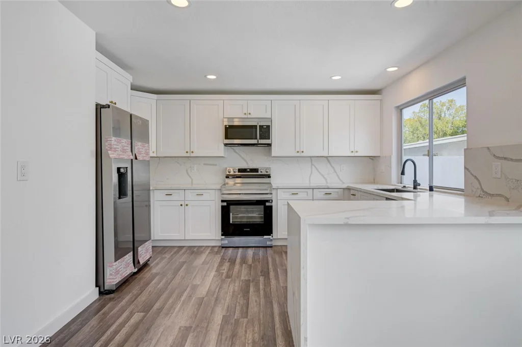 571 Greenbriar Townhouse, Las Vegas, NV 89121