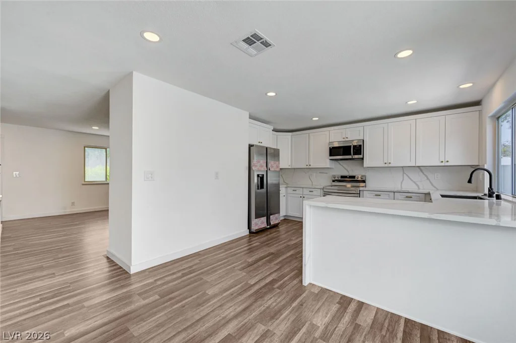 571 Greenbriar Townhouse, Las Vegas, NV 89121