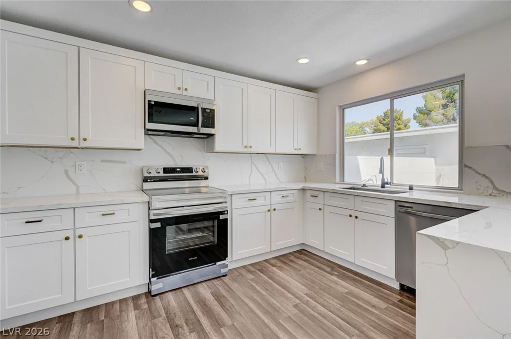 571 Greenbriar Townhouse, Las Vegas, NV 89121