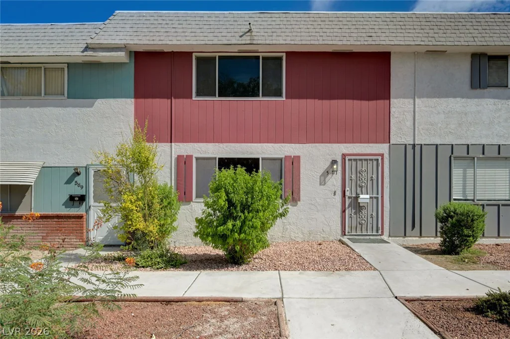 571 Greenbriar Townhouse, Las Vegas, NV 89121