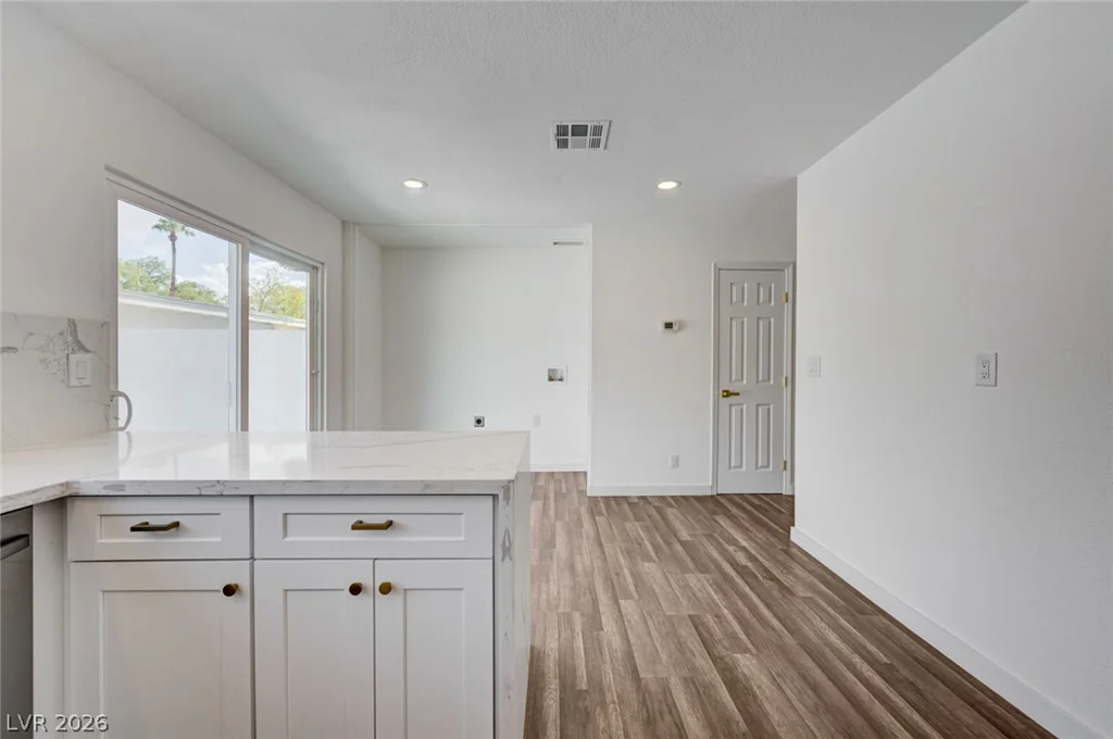 571 Greenbriar Townhouse, Las Vegas, NV 89121
