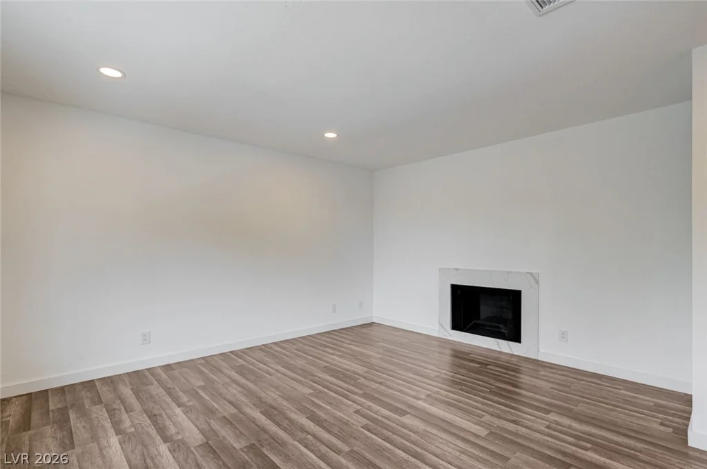 571 Greenbriar Townhouse, Las Vegas, NV 89121
