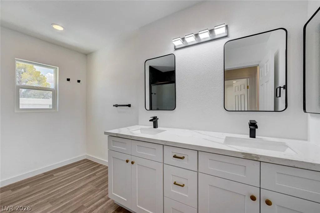 571 Greenbriar Townhouse, Las Vegas, NV 89121