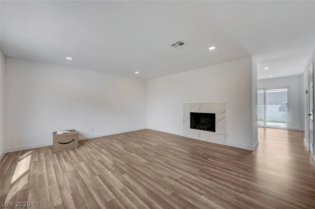 571 Greenbriar Townhouse, Las Vegas, NV 89121